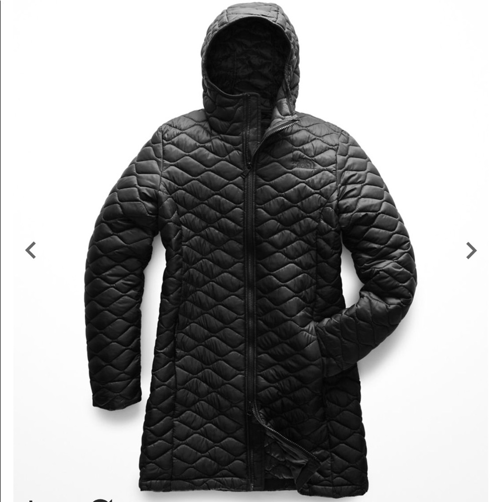 Women’s north face thermoball coat size small